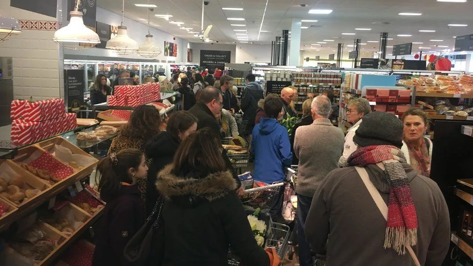 How to Reduce Customer Waiting Times in Queues How to Reduce Customer Waiting Times in Queues
